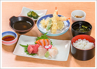 （5）八食直仕入れ新鮮刺身と天ぷら定食